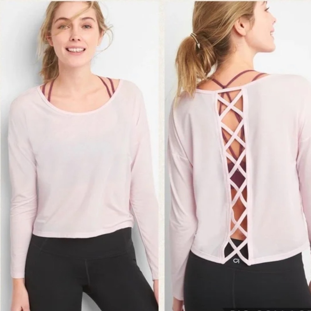 GapFit Cropped Tee